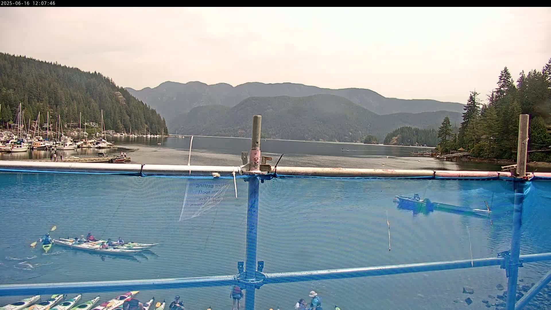 Vancouver Deep Cove Beach & Kayak Center Live Cam - Deep Cove, North Vancouver, Metro Vancouver, British Columbia, Canada
