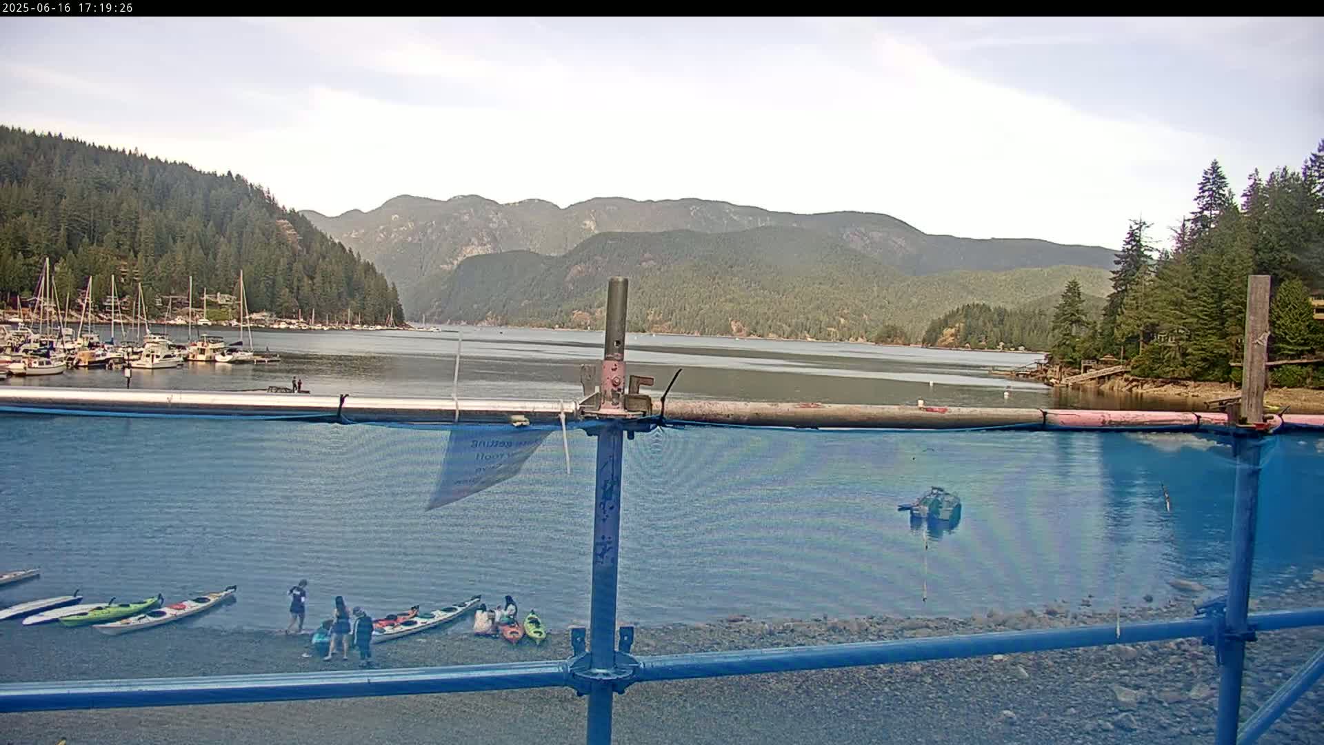 Vancouver Deep Cove Beach & Kayak Center Live Cam - Deep Cove, North Vancouver, Metro Vancouver, British Columbia, Canada