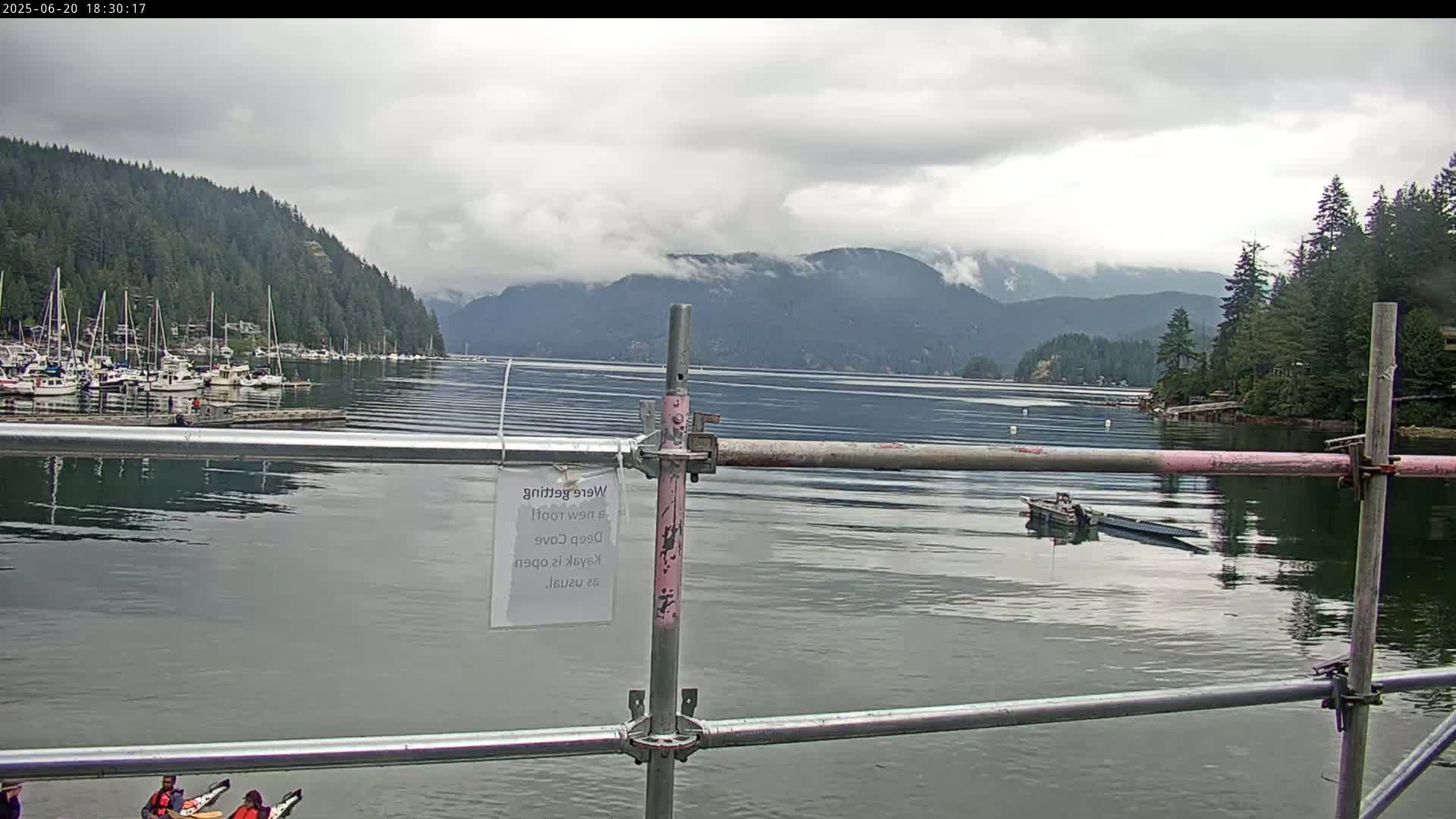 Vancouver Deep Cove Beach & Kayak Center Live Cam - Deep Cove, North Vancouver, Metro Vancouver, British Columbia, Canada