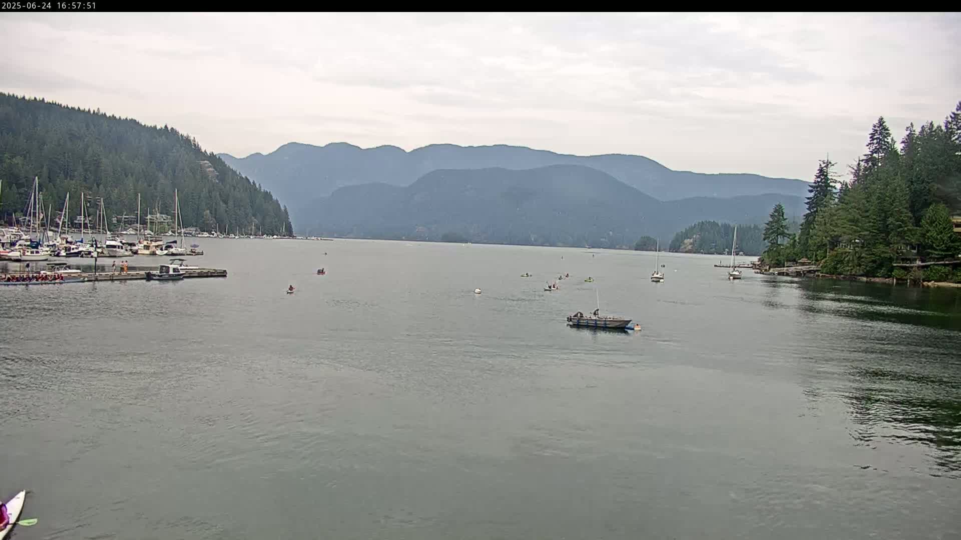 Vancouver Deep Cove Beach & Kayak Center Live Cam - Deep Cove, North Vancouver, Metro Vancouver, British Columbia, Canada