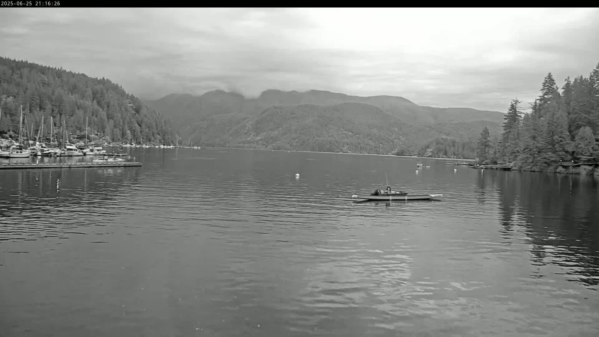Vancouver Deep Cove Beach & Kayak Center Live Cam - Deep Cove, North Vancouver, Metro Vancouver, British Columbia, Canada