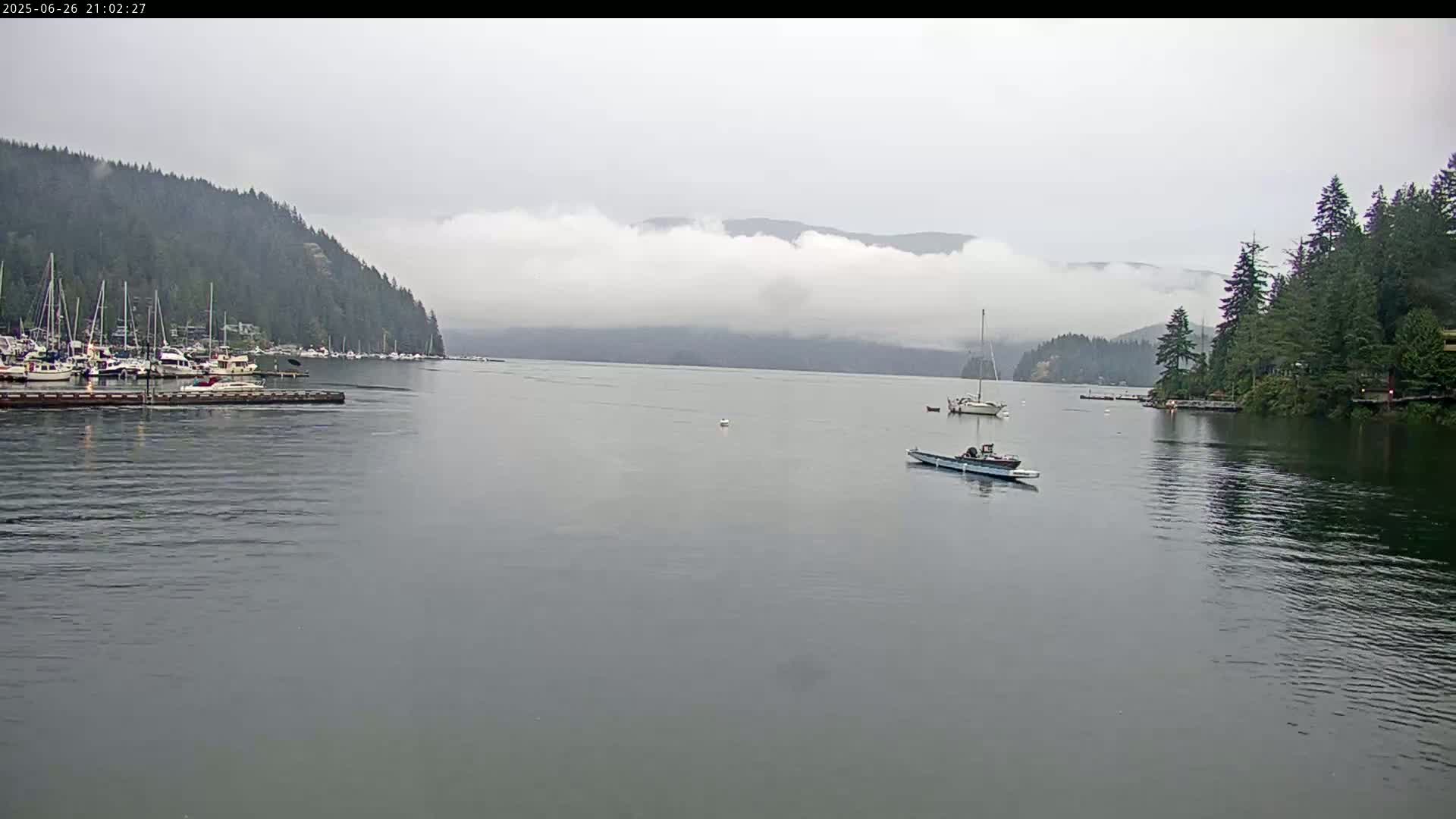 Vancouver Deep Cove Beach & Kayak Center Live Cam - Deep Cove, North Vancouver, Metro Vancouver, British Columbia, Canada