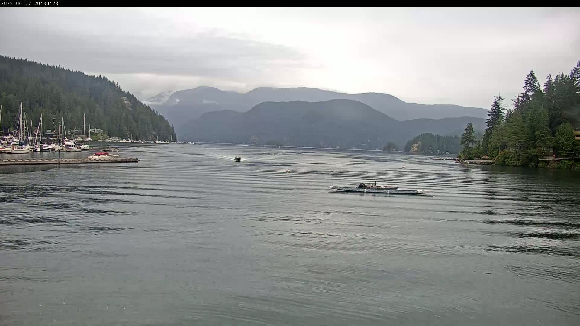 Vancouver Deep Cove Beach & Kayak Center Live Cam - Deep Cove, North Vancouver, Metro Vancouver, British Columbia, Canada
