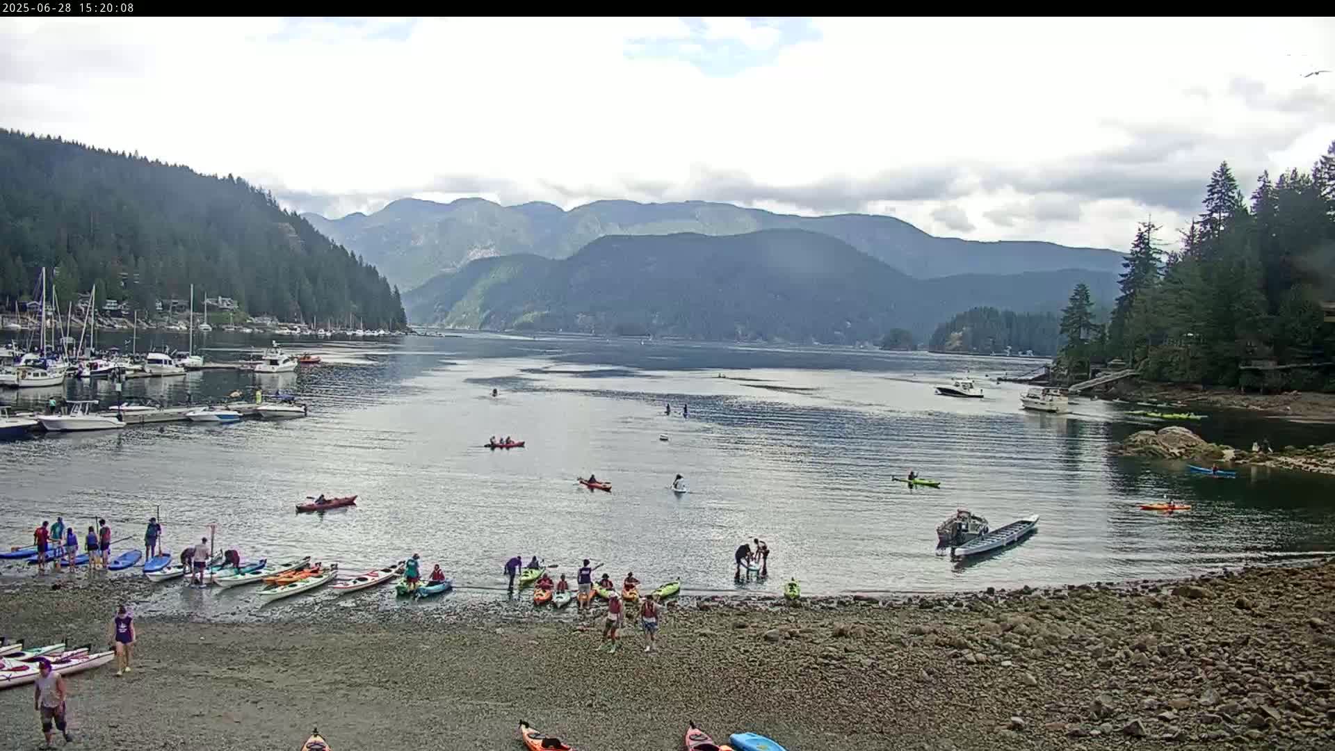 Vancouver Deep Cove Beach & Kayak Center Live Cam - Deep Cove, North Vancouver, Metro Vancouver, British Columbia, Canada