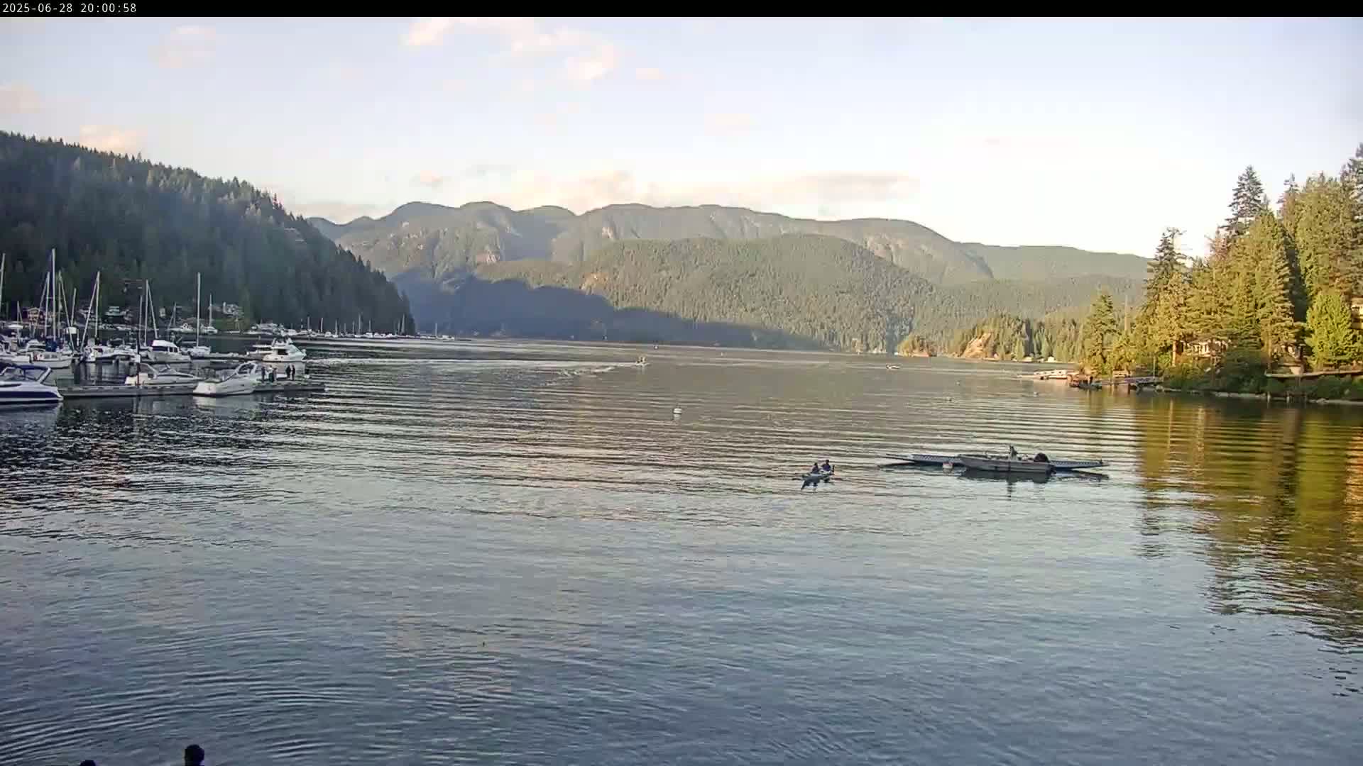 Vancouver Deep Cove Beach & Kayak Center Live Cam - Deep Cove, North Vancouver, Metro Vancouver, British Columbia, Canada
