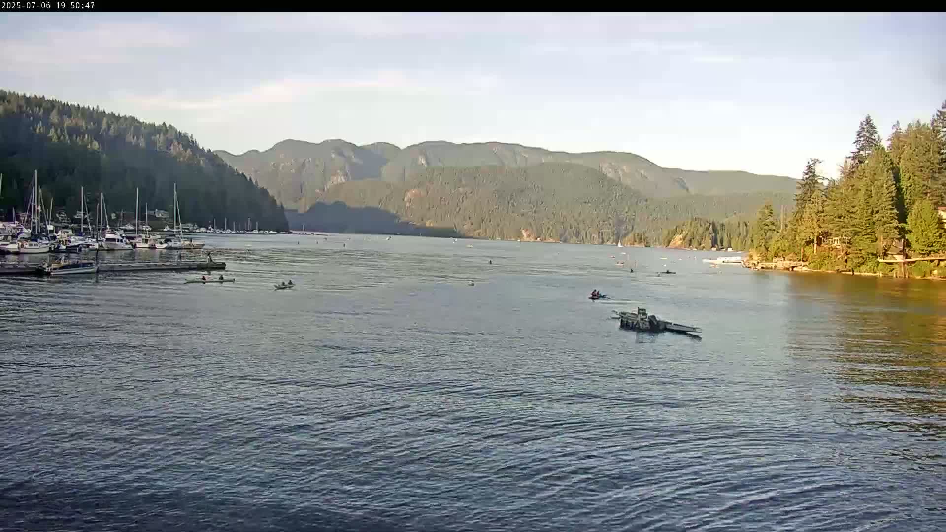 Vancouver Deep Cove Beach & Kayak Center Live Cam - Deep Cove, North Vancouver, Metro Vancouver, British Columbia, Canada