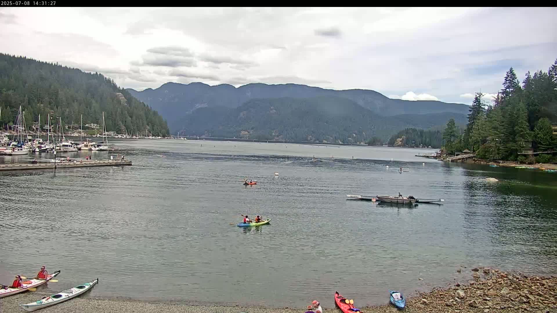 Vancouver Deep Cove Beach & Kayak Center Live Cam - Deep Cove, North Vancouver, Metro Vancouver, British Columbia, Canada