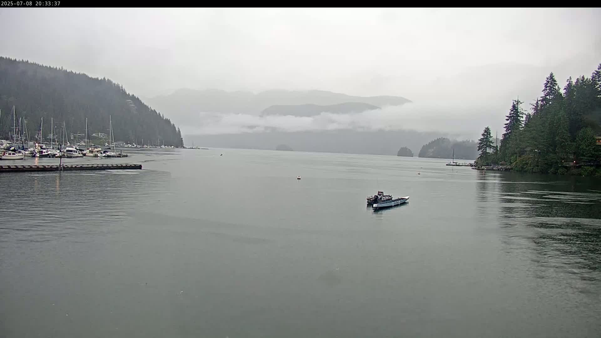 Vancouver Deep Cove Beach & Kayak Center Live Cam - Deep Cove, North Vancouver, Metro Vancouver, British Columbia, Canada