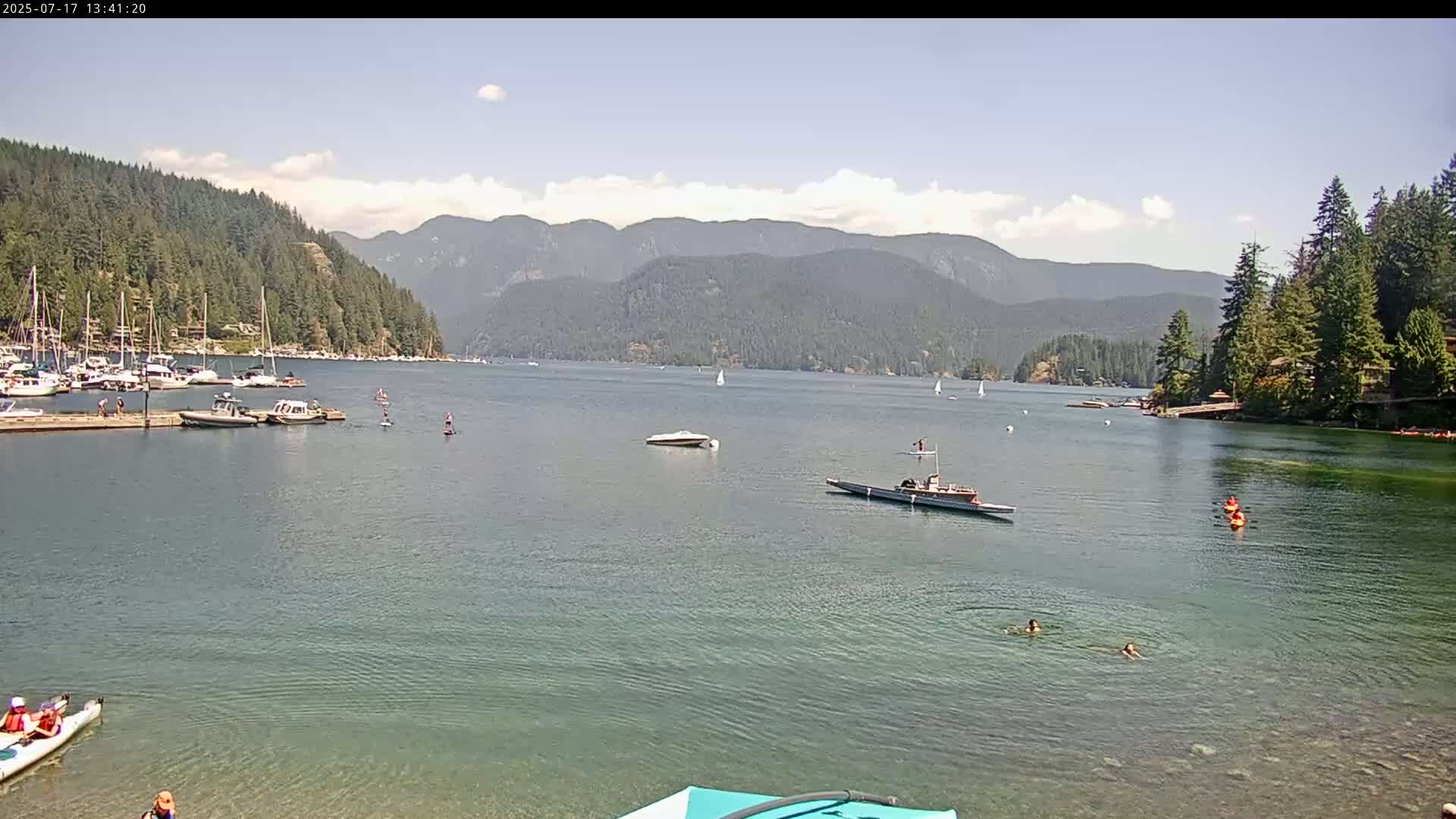 Vancouver Deep Cove Beach & Kayak Center Live Cam - Deep Cove, North Vancouver, Metro Vancouver, British Columbia, Canada