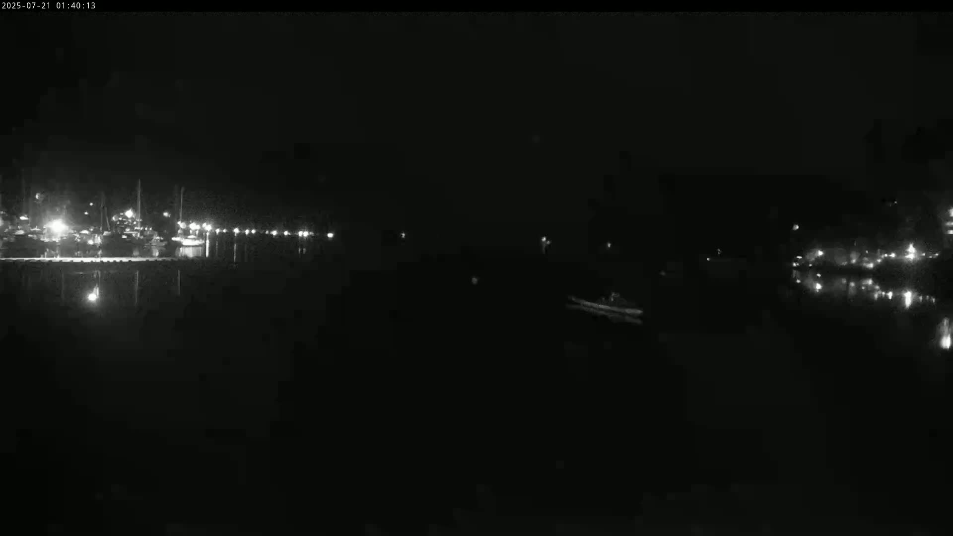 Vancouver Deep Cove Beach & Kayak Center Live Cam - Deep Cove, North Vancouver, Metro Vancouver, British Columbia, Canada