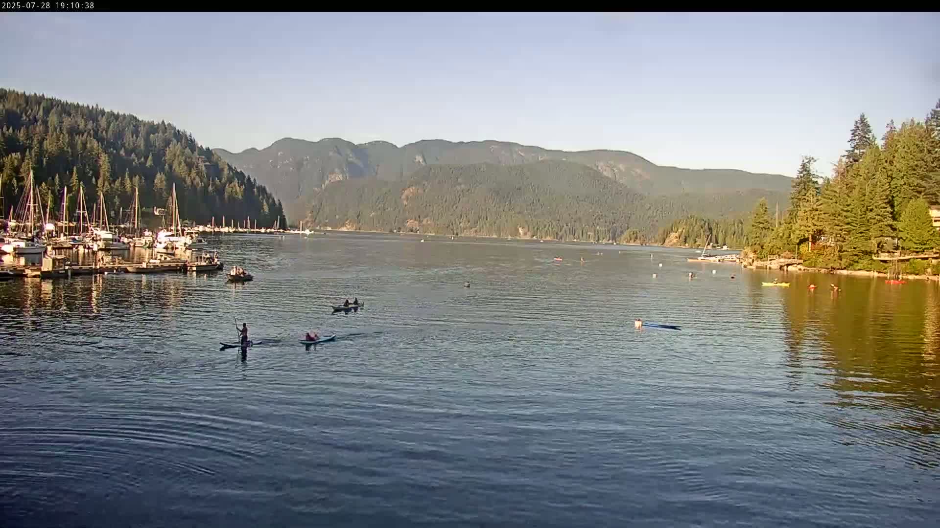 Vancouver Deep Cove Beach & Kayak Center Live Cam - Deep Cove, North Vancouver, Metro Vancouver, British Columbia, Canada