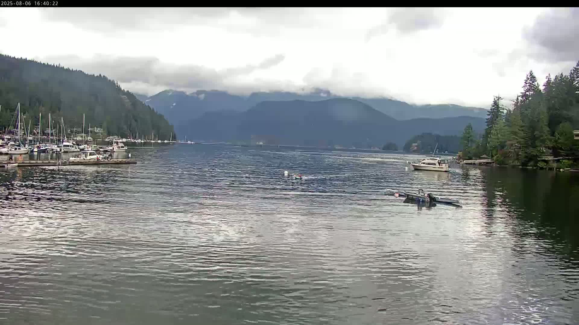 Vancouver Deep Cove Beach & Kayak Center Live Cam - Deep Cove, North Vancouver, Metro Vancouver, British Columbia, Canada