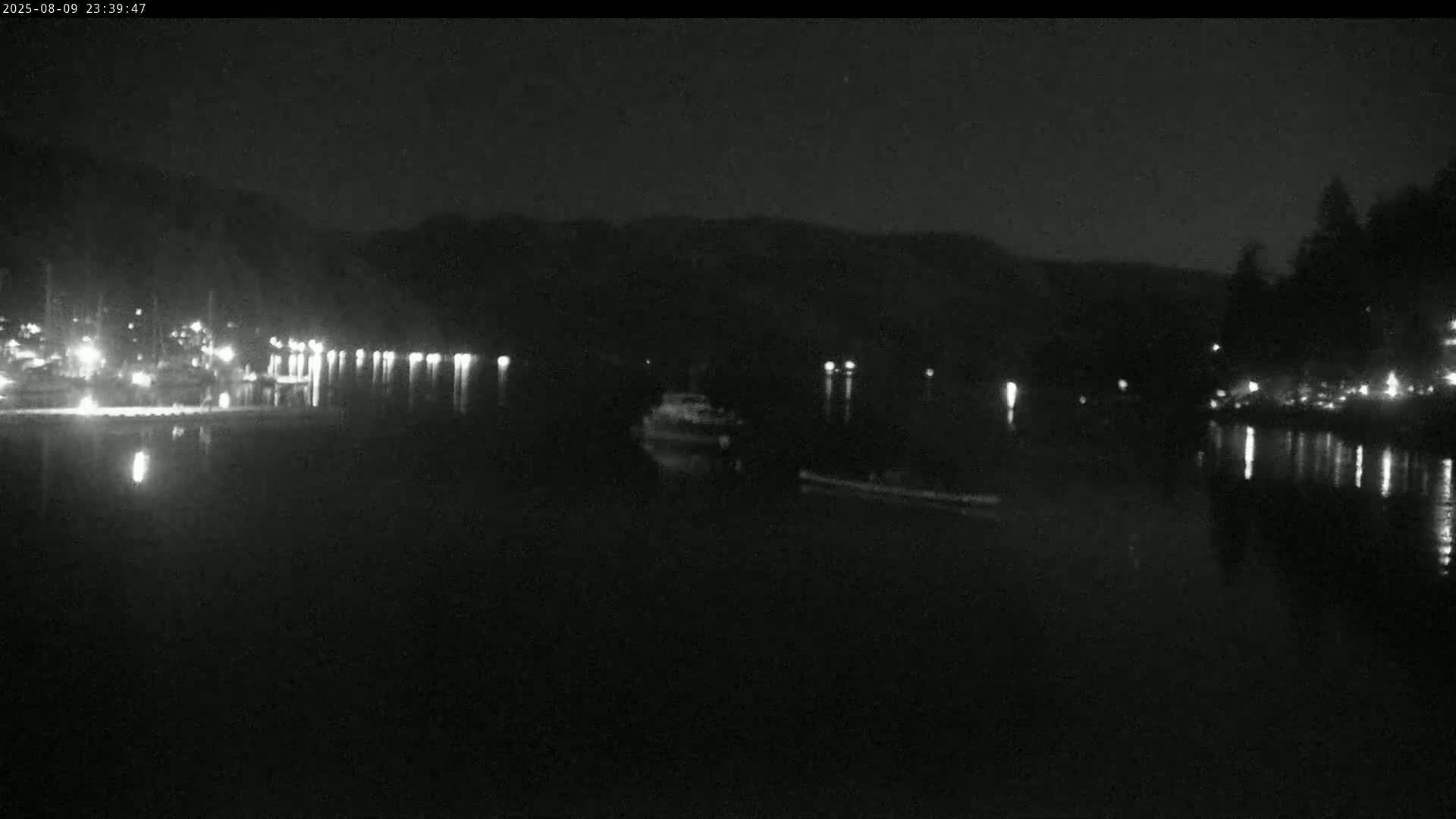Vancouver Deep Cove Beach & Kayak Center Live Cam - Deep Cove, North Vancouver, Metro Vancouver, British Columbia, Canada