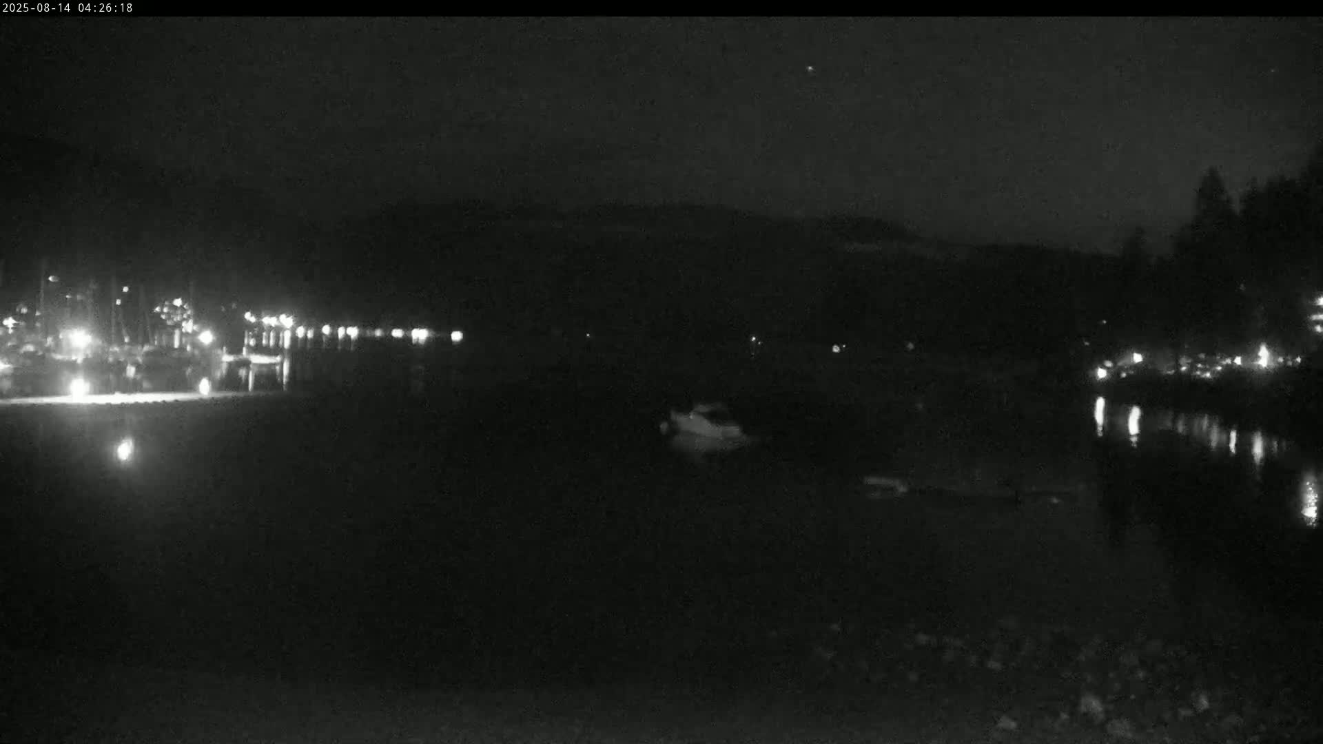 Vancouver Deep Cove Beach & Kayak Center Live Cam - Deep Cove, North Vancouver, Metro Vancouver, British Columbia, Canada