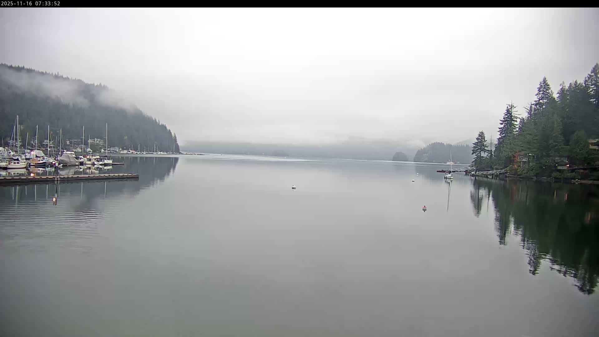 Vancouver Deep Cove Beach & Kayak Center Live Cam - Deep Cove, North Vancouver, Metro Vancouver, British Columbia, Canada