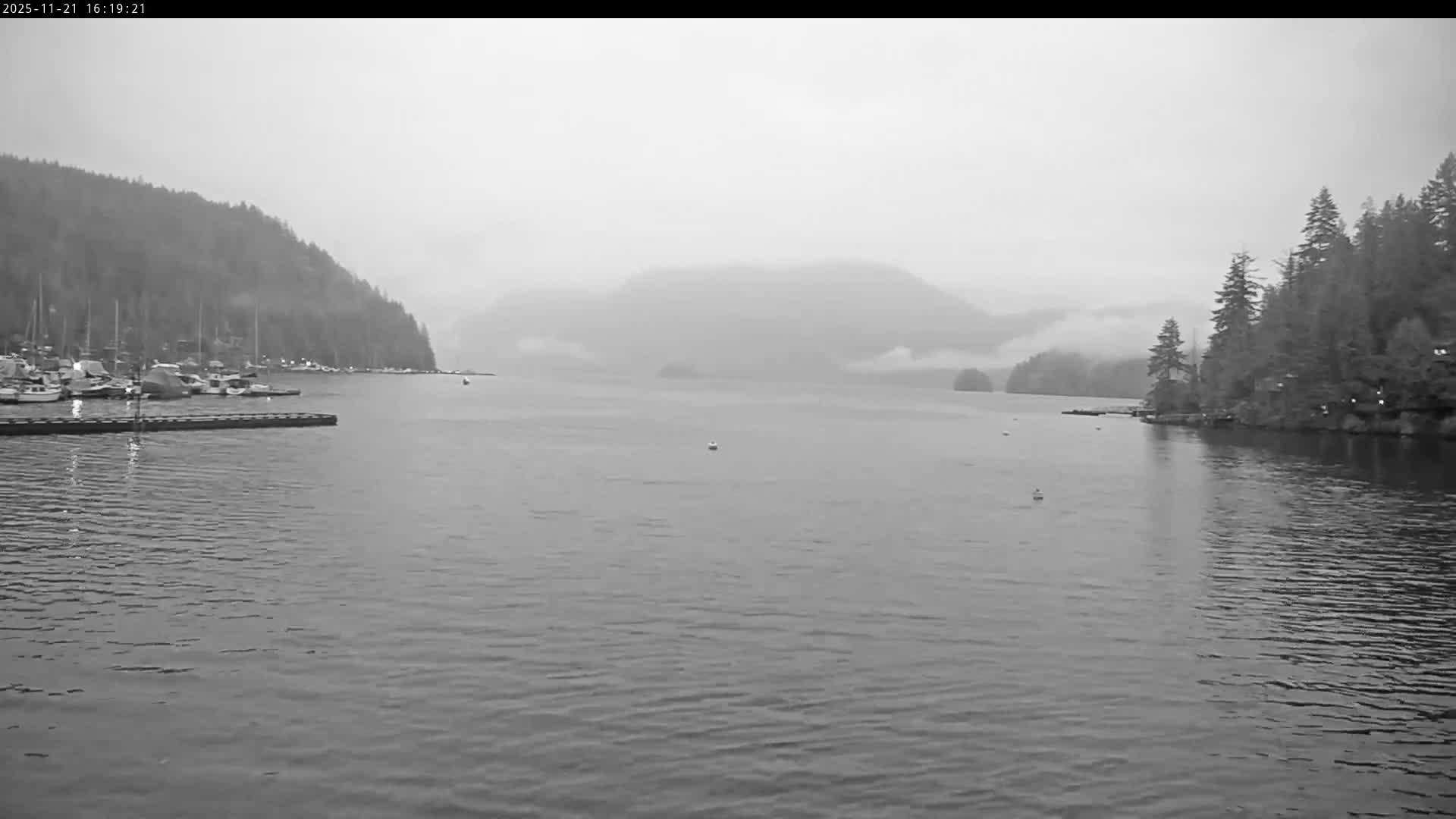 Vancouver Deep Cove Beach & Kayak Center Live Cam - Deep Cove, North Vancouver, Metro Vancouver, British Columbia, Canada