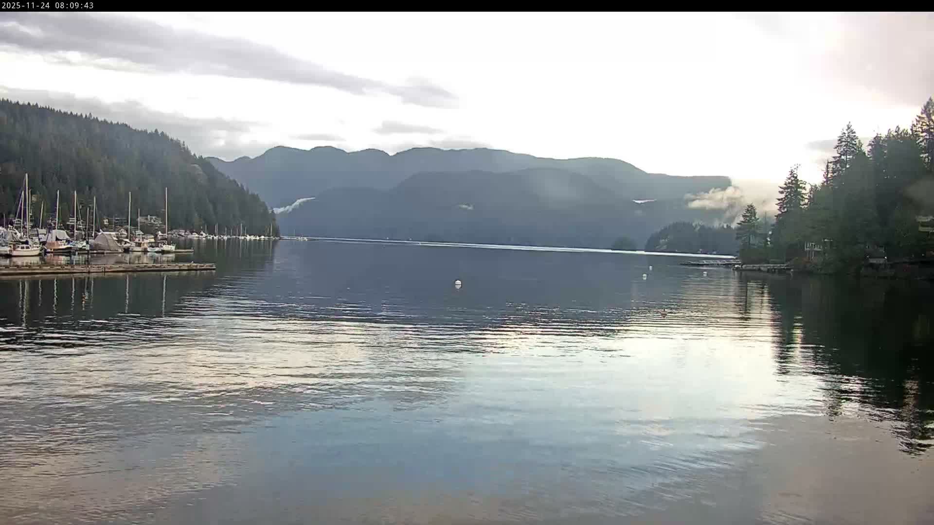 Vancouver Deep Cove Beach & Kayak Center Live Cam - Deep Cove, North Vancouver, Metro Vancouver, British Columbia, Canada