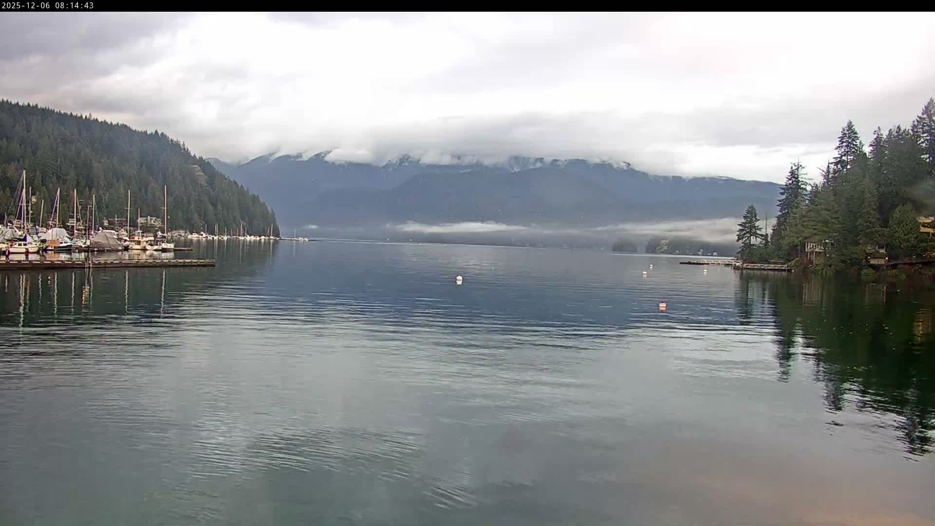 Vancouver Deep Cove Beach & Kayak Center Live Cam - Deep Cove, North Vancouver, Metro Vancouver, British Columbia, Canada
