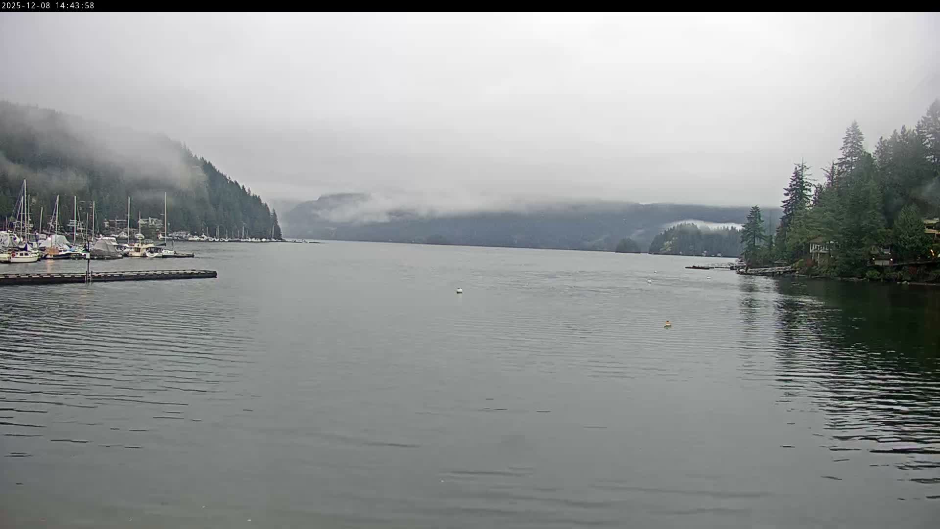 Vancouver Deep Cove Beach & Kayak Center Live Cam - Deep Cove, North Vancouver, Metro Vancouver, British Columbia, Canada