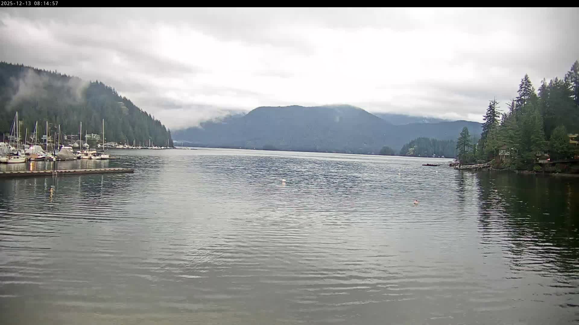 Vancouver Deep Cove Beach & Kayak Center Live Cam - Deep Cove, North Vancouver, Metro Vancouver, British Columbia, Canada