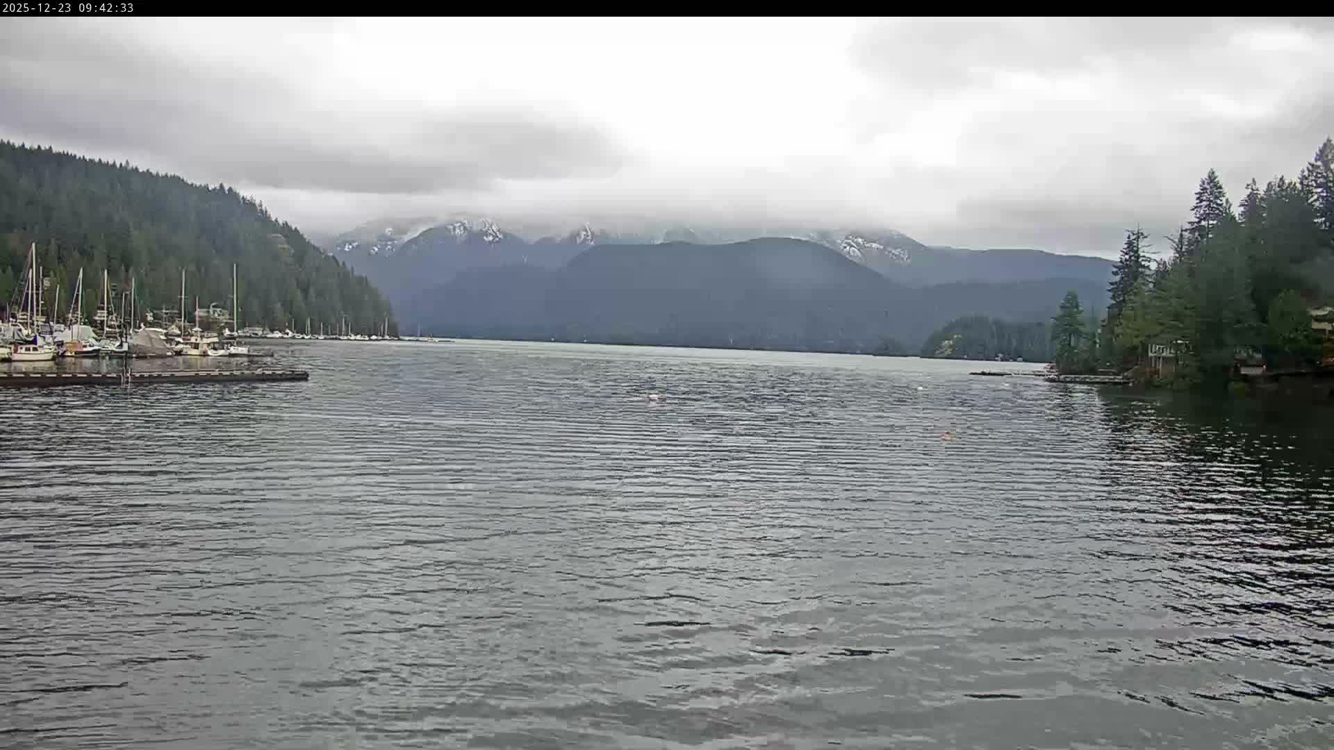 Vancouver Deep Cove Beach & Kayak Center Live Cam - Deep Cove, North Vancouver, Metro Vancouver, British Columbia, Canada