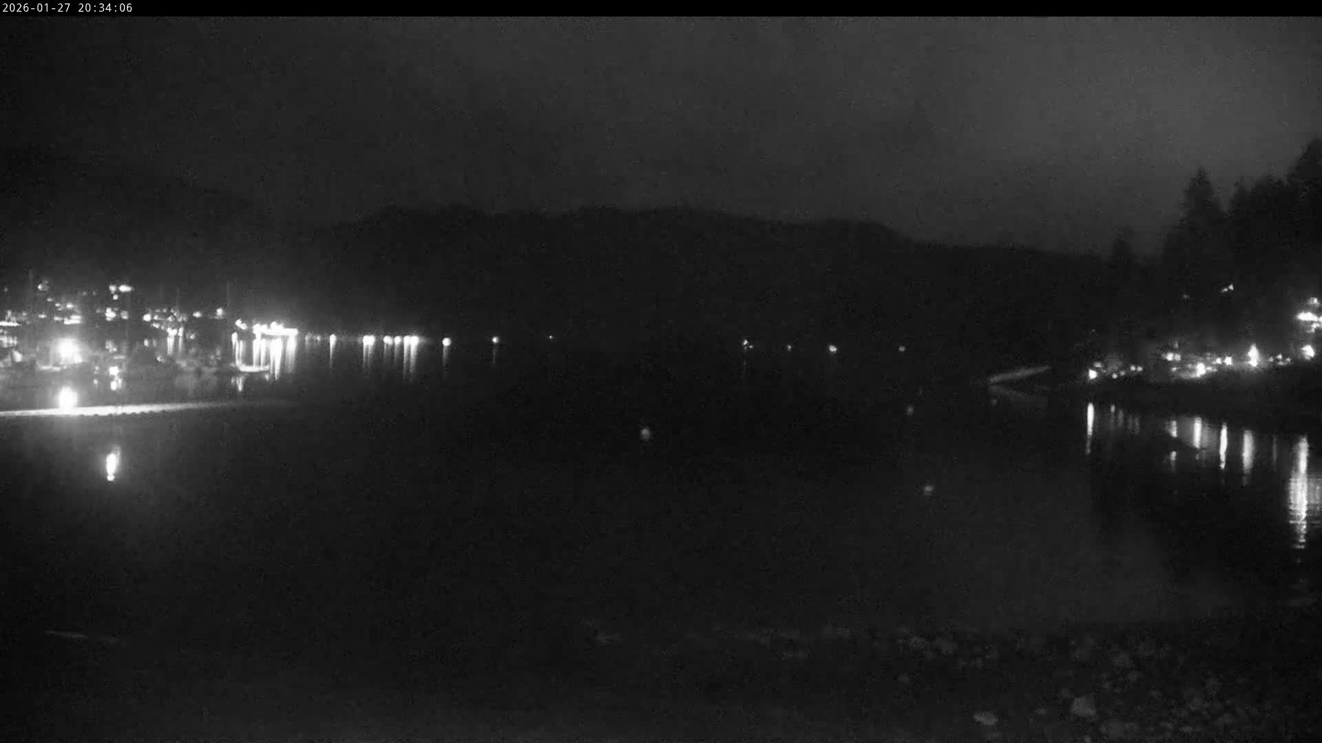 Vancouver Deep Cove Beach & Kayak Center Live Cam - Deep Cove, North Vancouver, Metro Vancouver, British Columbia, Canada