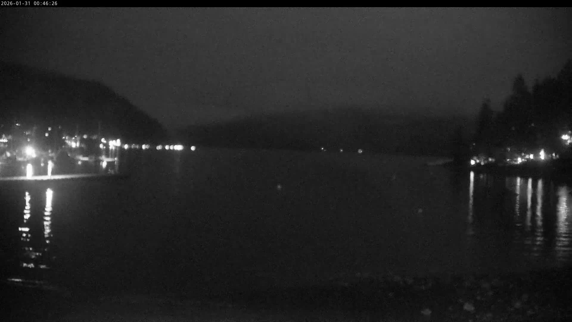 Vancouver Deep Cove Beach & Kayak Center Live Cam - Deep Cove, North Vancouver, Metro Vancouver, British Columbia, Canada