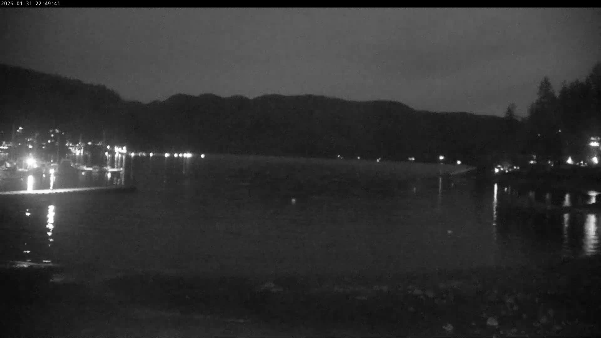 Vancouver Deep Cove Beach & Kayak Center Live Cam - Deep Cove, North Vancouver, Metro Vancouver, British Columbia, Canada