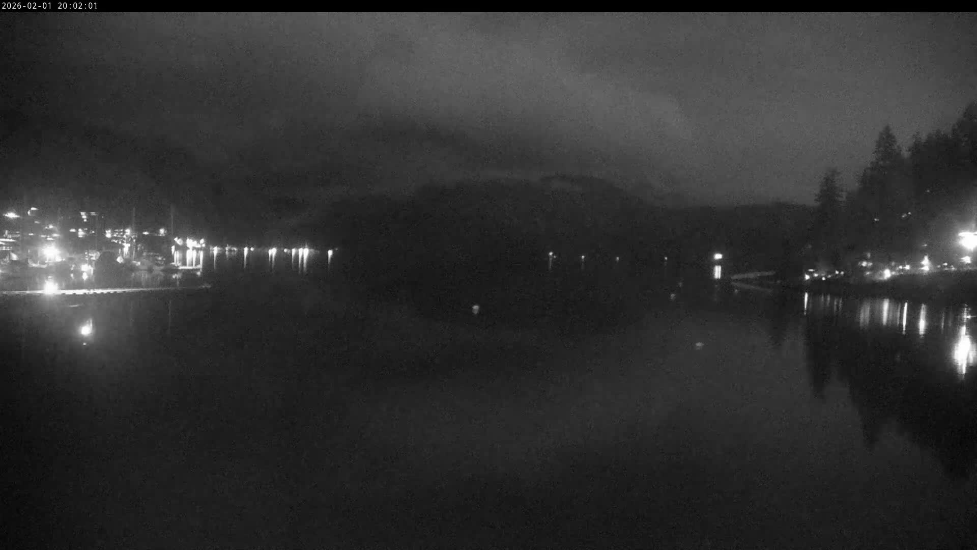 Vancouver Deep Cove Beach & Kayak Center Live Cam - Deep Cove, North Vancouver, Metro Vancouver, British Columbia, Canada