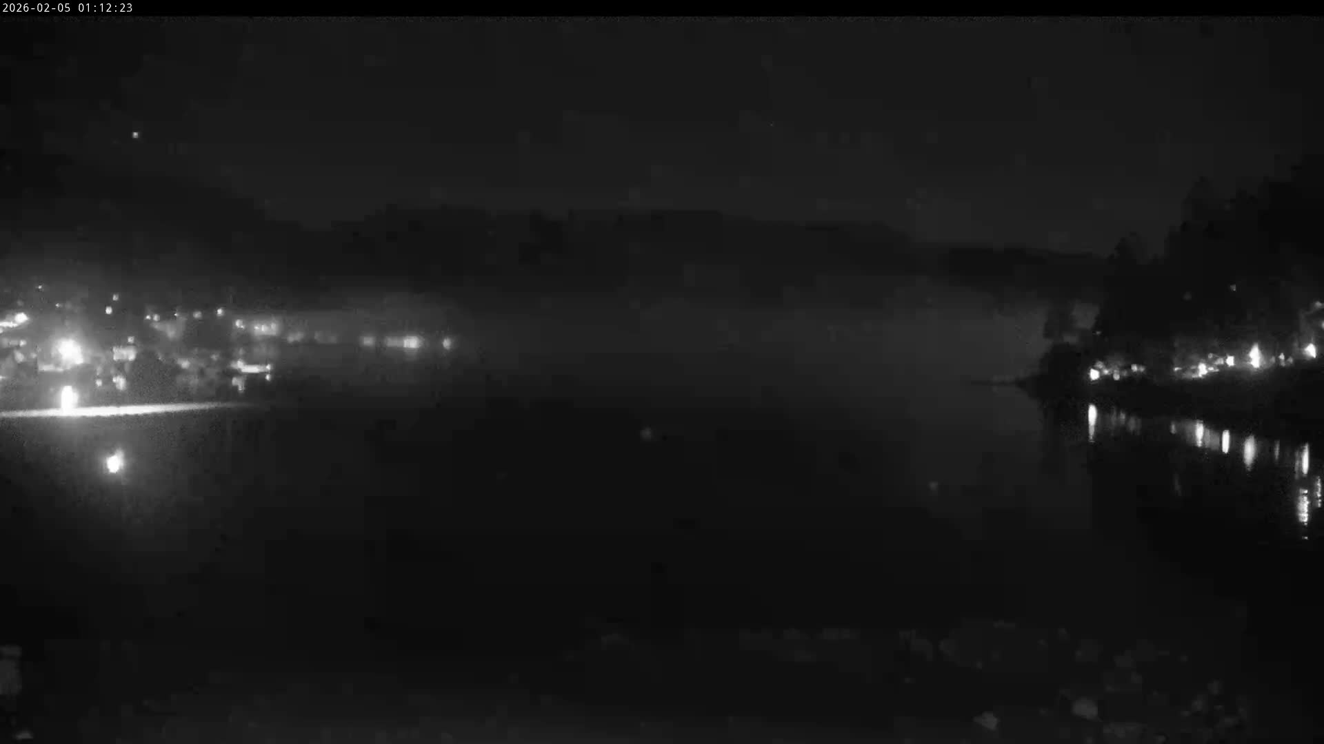 Vancouver Deep Cove Beach & Kayak Center Live Cam - Deep Cove, North Vancouver, Metro Vancouver, British Columbia, Canada