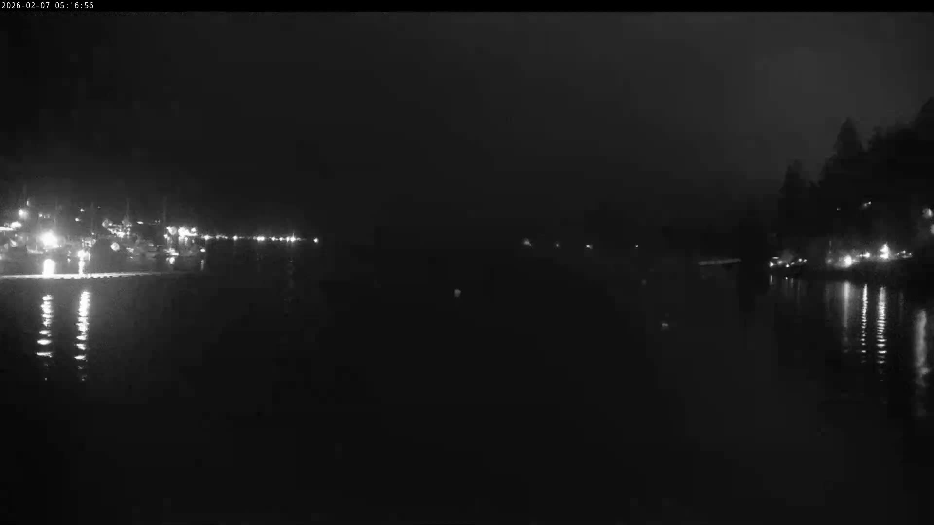 Vancouver Deep Cove Beach & Kayak Center Live Cam - Deep Cove, North Vancouver, Metro Vancouver, British Columbia, Canada