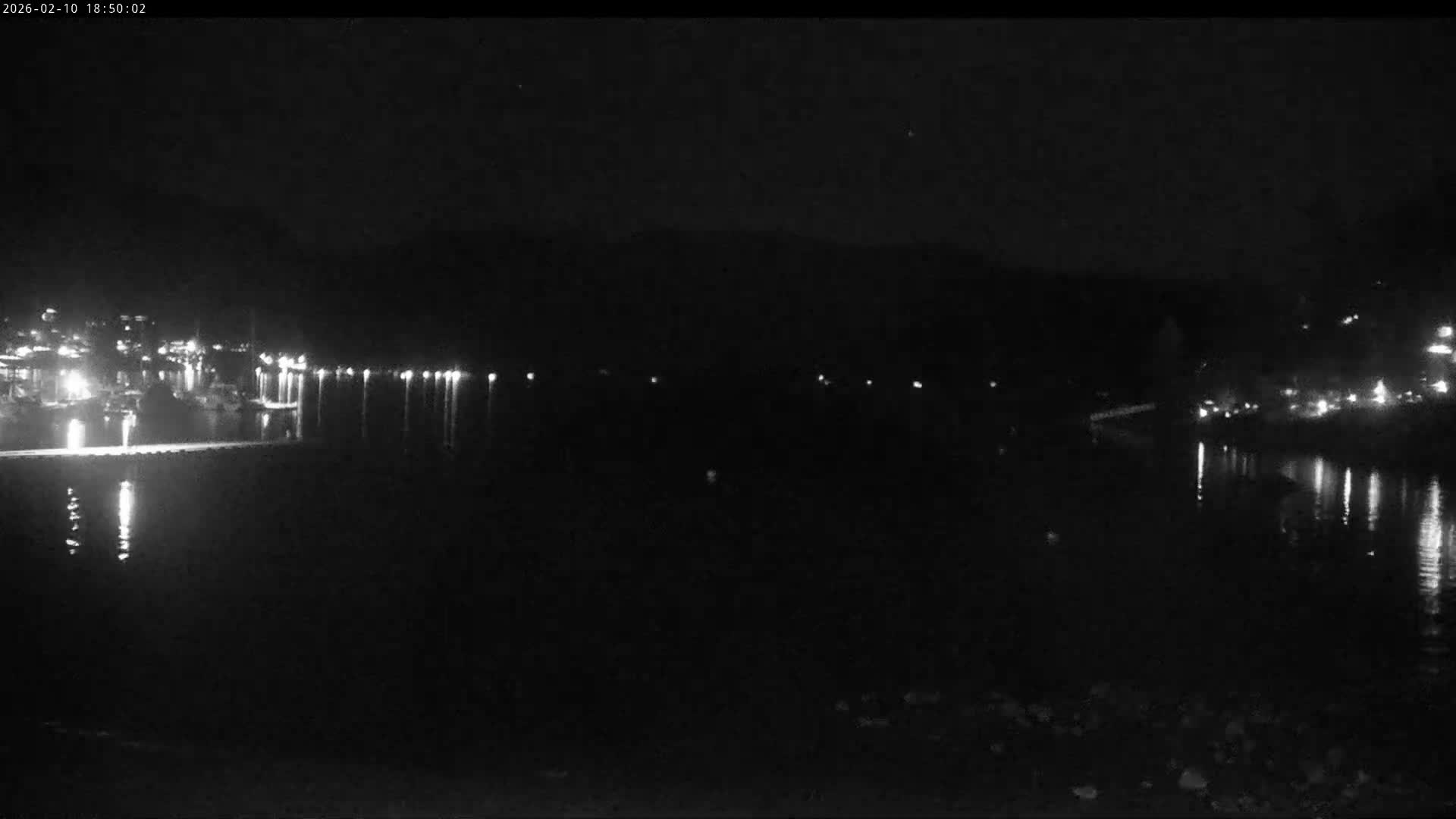 Vancouver Deep Cove Beach & Kayak Center Live Cam - Deep Cove, North Vancouver, Metro Vancouver, British Columbia, Canada
