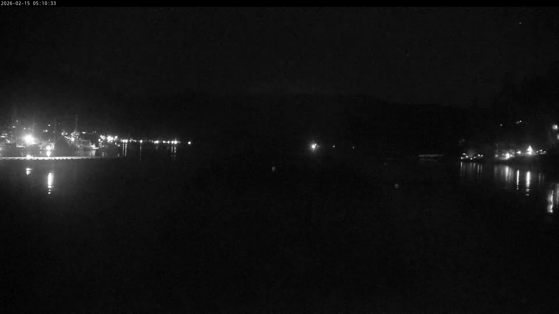 Vancouver Deep Cove Beach & Kayak Center Live Cam - Deep Cove, North Vancouver, Metro Vancouver, British Columbia, Canada