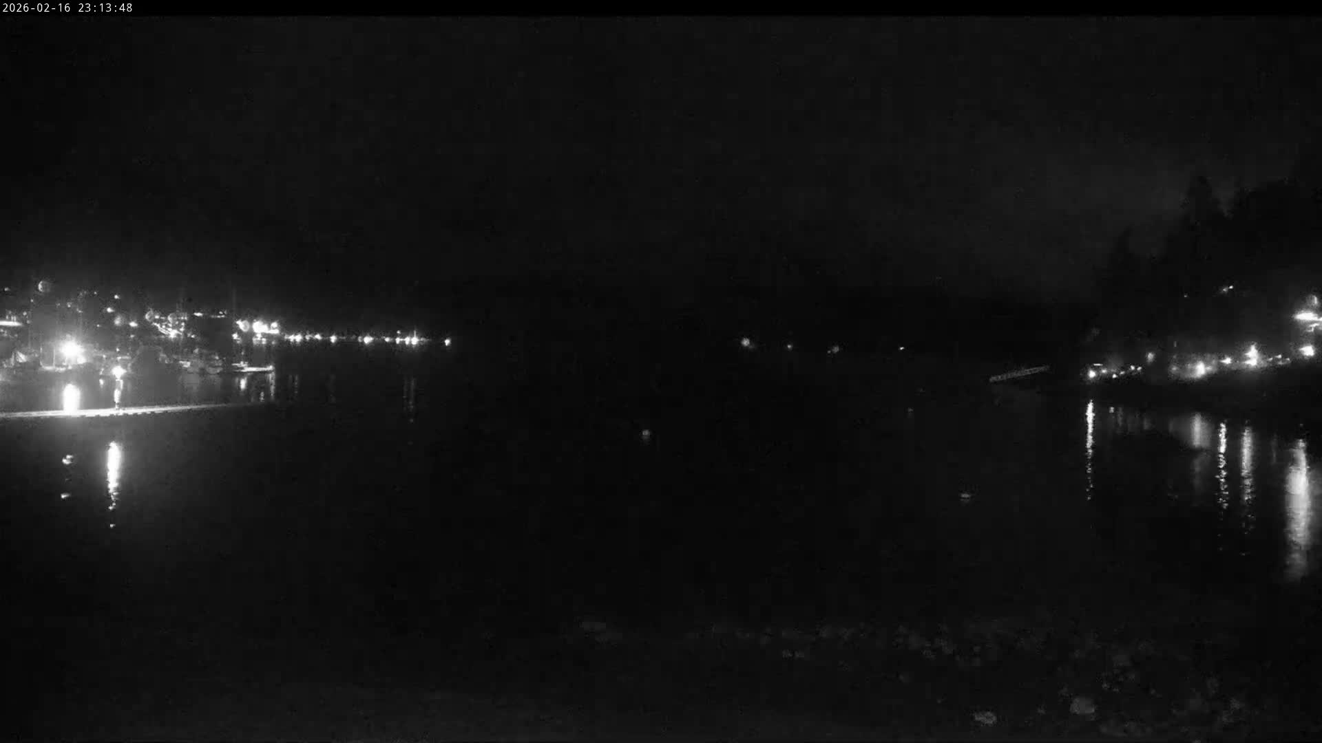 Vancouver Deep Cove Beach & Kayak Center Live Cam - Deep Cove, North Vancouver, Metro Vancouver, British Columbia, Canada