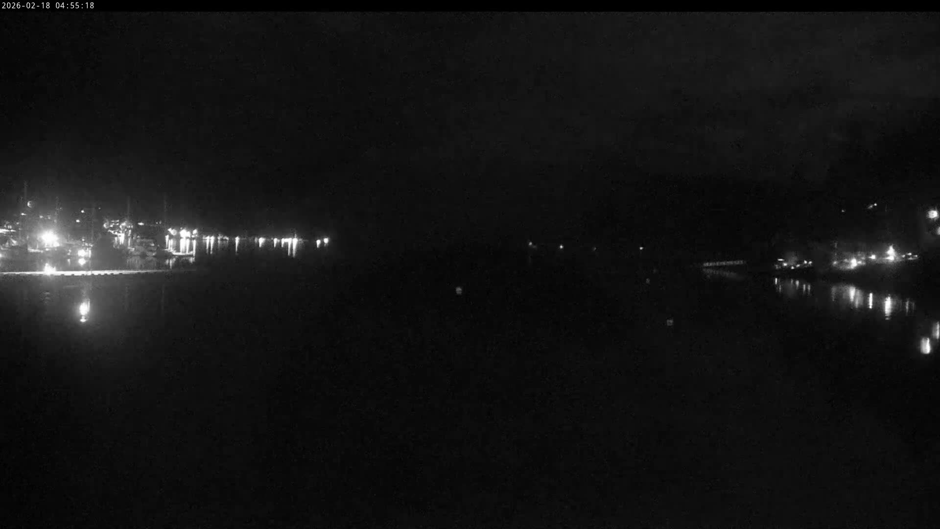 Vancouver Deep Cove Beach & Kayak Center Live Cam - Deep Cove, North Vancouver, Metro Vancouver, British Columbia, Canada
