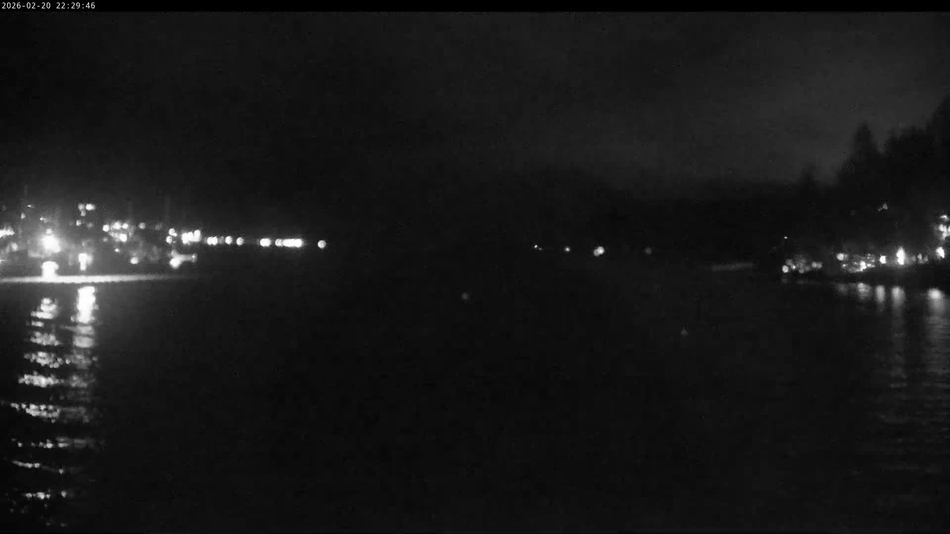Vancouver Deep Cove Beach & Kayak Center Live Cam - Deep Cove, North Vancouver, Metro Vancouver, British Columbia, Canada