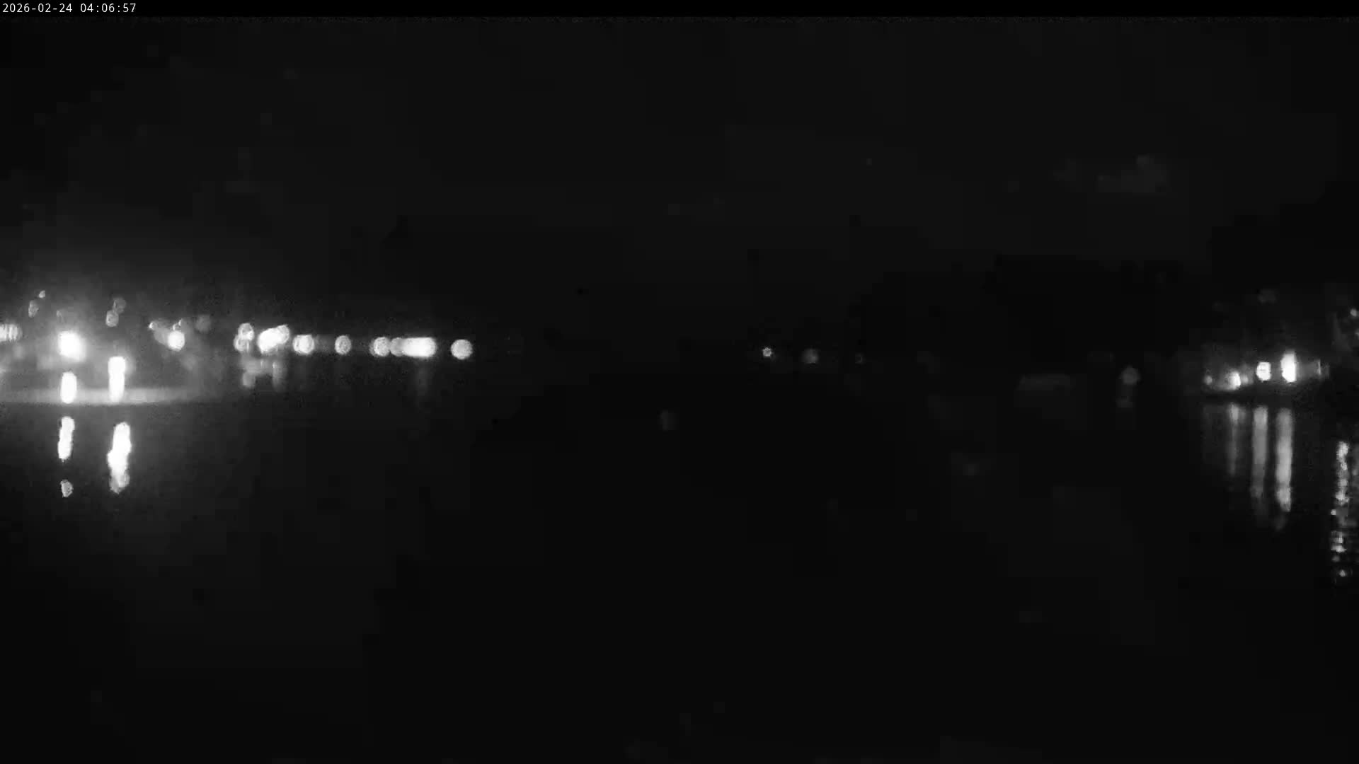 Vancouver Deep Cove Beach & Kayak Center Live Cam - Deep Cove, North Vancouver, Metro Vancouver, British Columbia, Canada