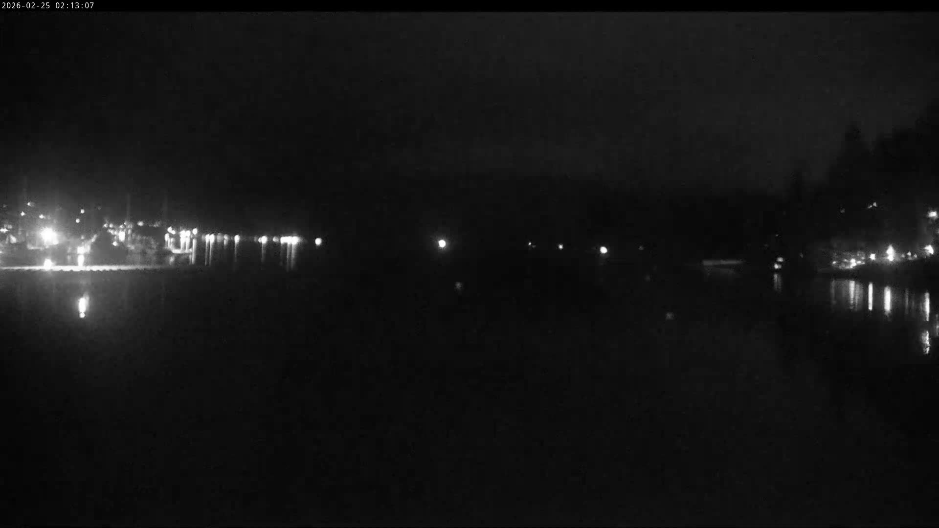 Vancouver Deep Cove Beach & Kayak Center Live Cam - Deep Cove, North Vancouver, Metro Vancouver, British Columbia, Canada