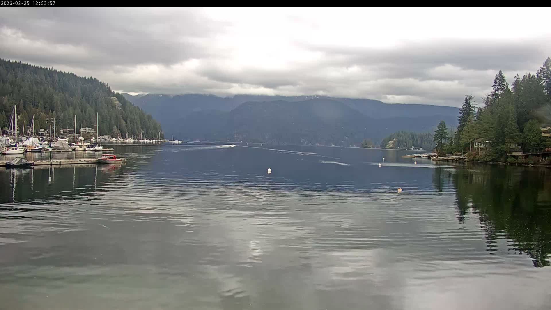 Vancouver Deep Cove Beach & Kayak Center Live Cam - Deep Cove, North Vancouver, Metro Vancouver, British Columbia, Canada
