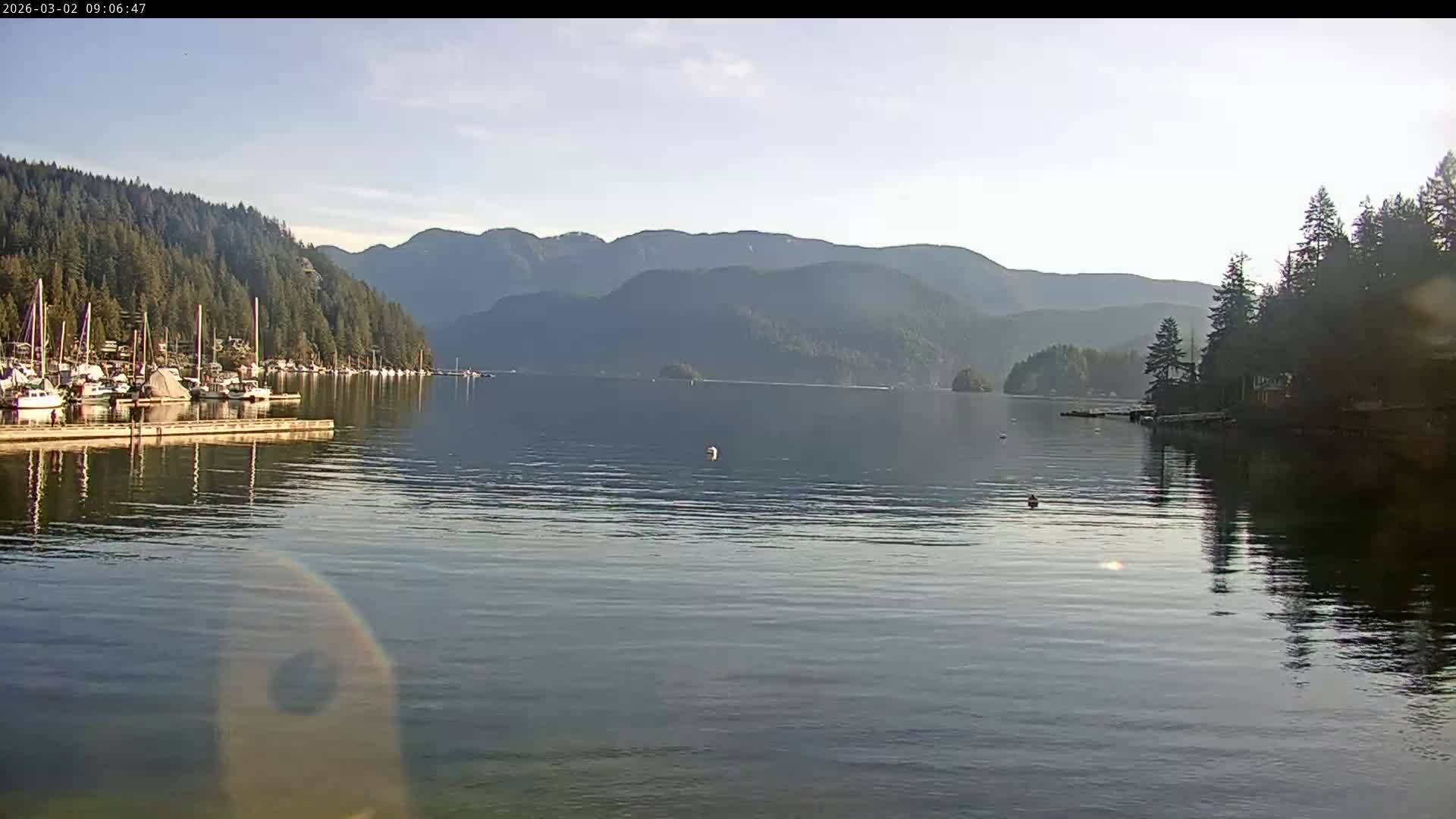 Vancouver Deep Cove Beach & Kayak Center Live Cam - Deep Cove, North Vancouver, Metro Vancouver, British Columbia, Canada