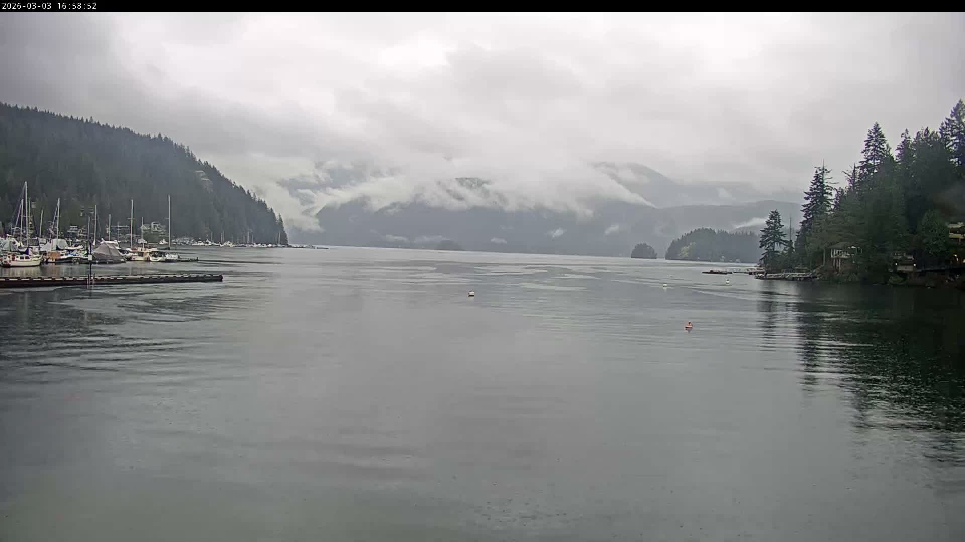 Vancouver Deep Cove Beach & Kayak Center Live Cam - Deep Cove, North Vancouver, Metro Vancouver, British Columbia, Canada
