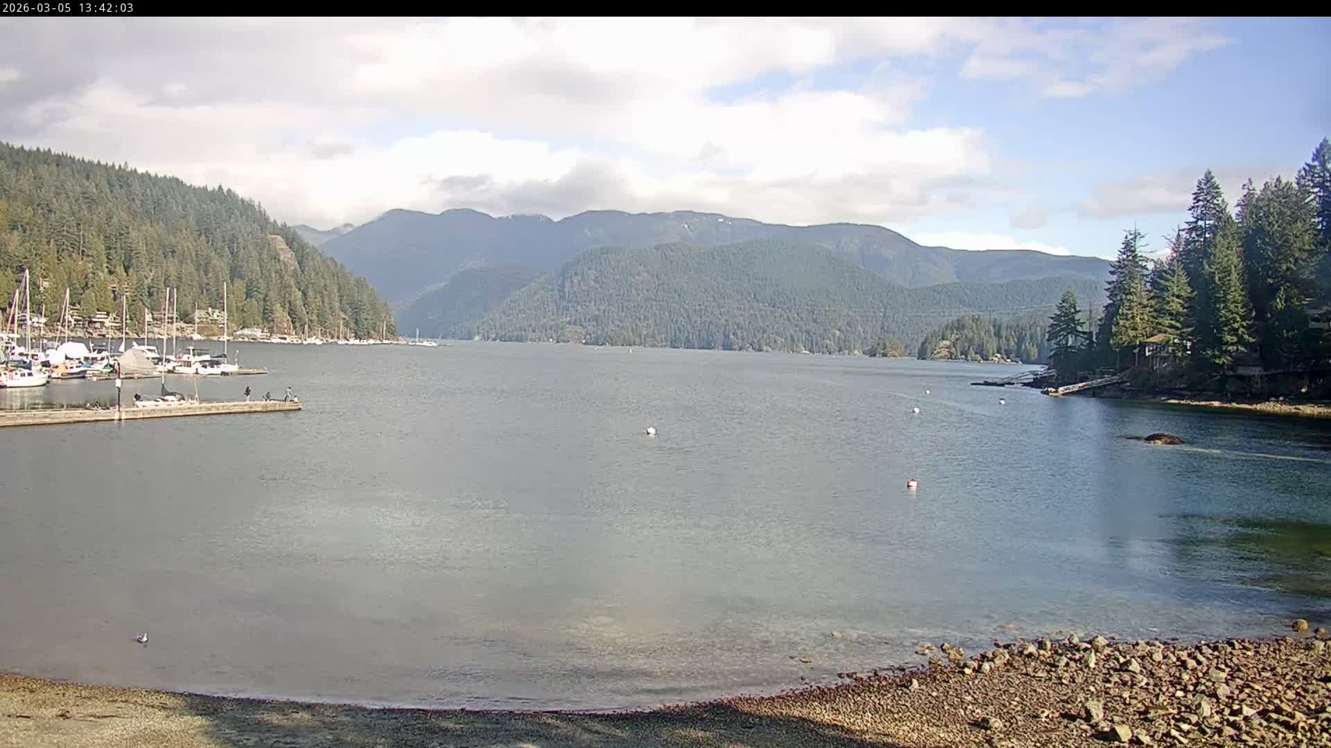 Vancouver Deep Cove Beach & Kayak Center Live Cam - Deep Cove, North Vancouver, Metro Vancouver, British Columbia, Canada
