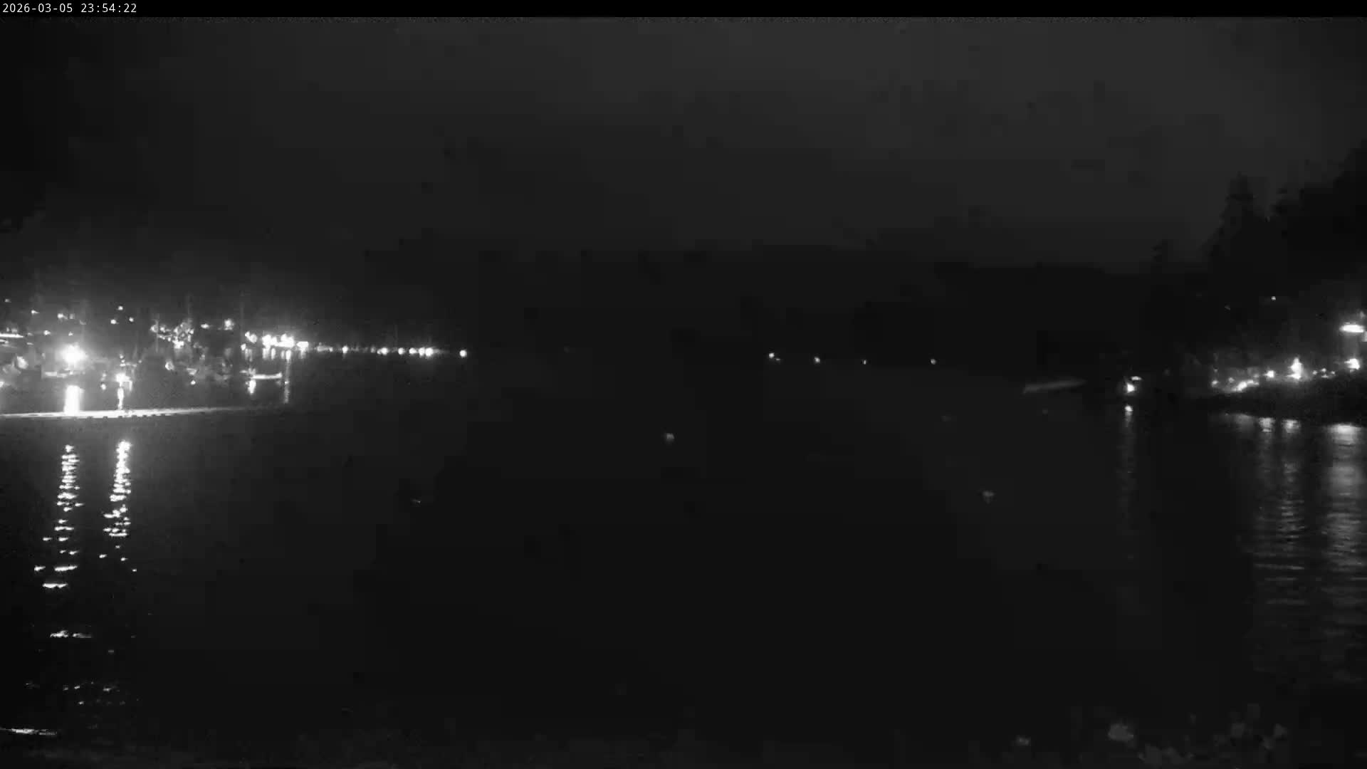 Vancouver Deep Cove Beach & Kayak Center Live Cam - Deep Cove, North Vancouver, Metro Vancouver, British Columbia, Canada