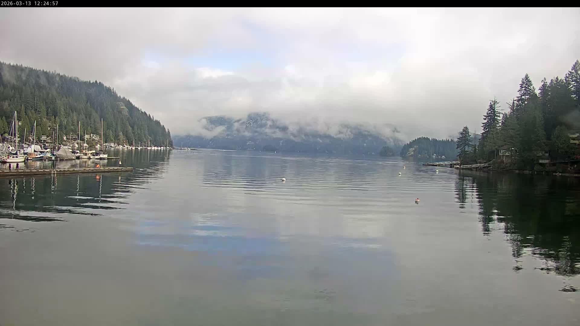 Vancouver Deep Cove Beach & Kayak Center Live Cam - Deep Cove, North Vancouver, Metro Vancouver, British Columbia, Canada