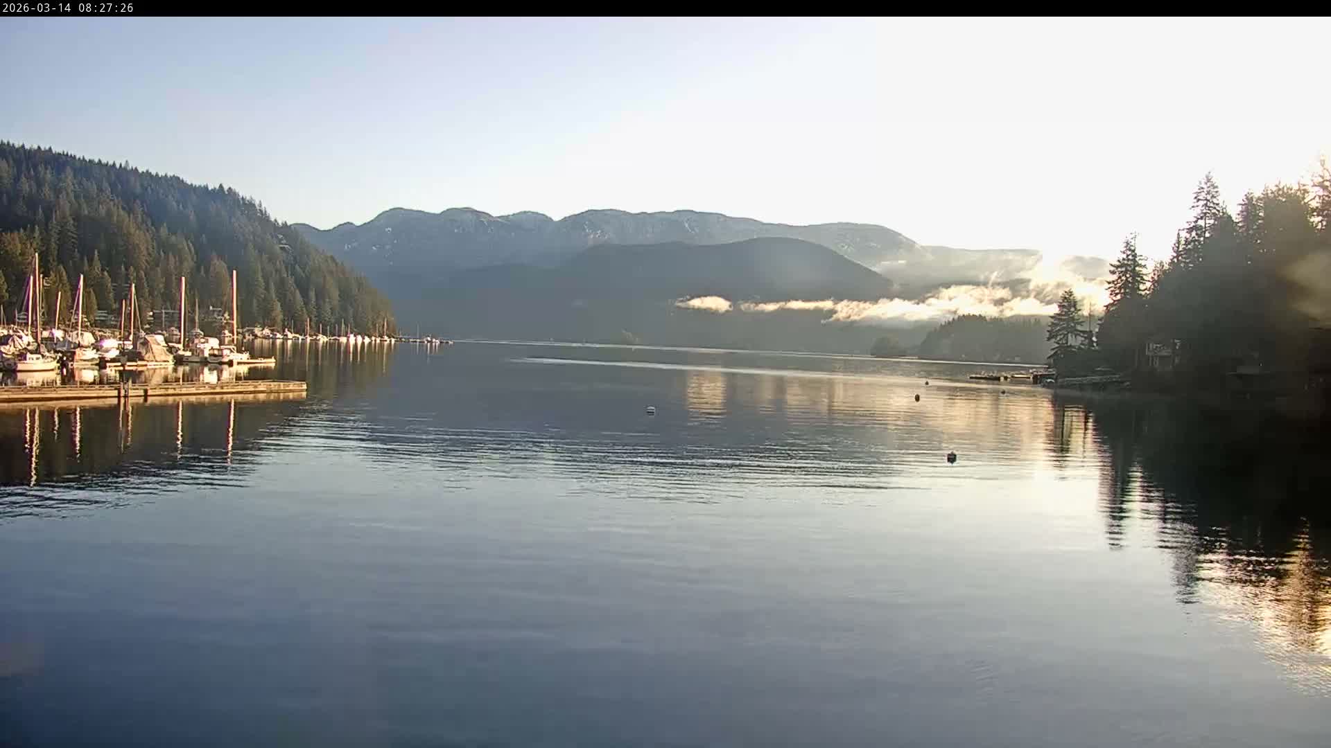 Vancouver Deep Cove Beach & Kayak Center Live Cam - Deep Cove, North Vancouver, Metro Vancouver, British Columbia, Canada