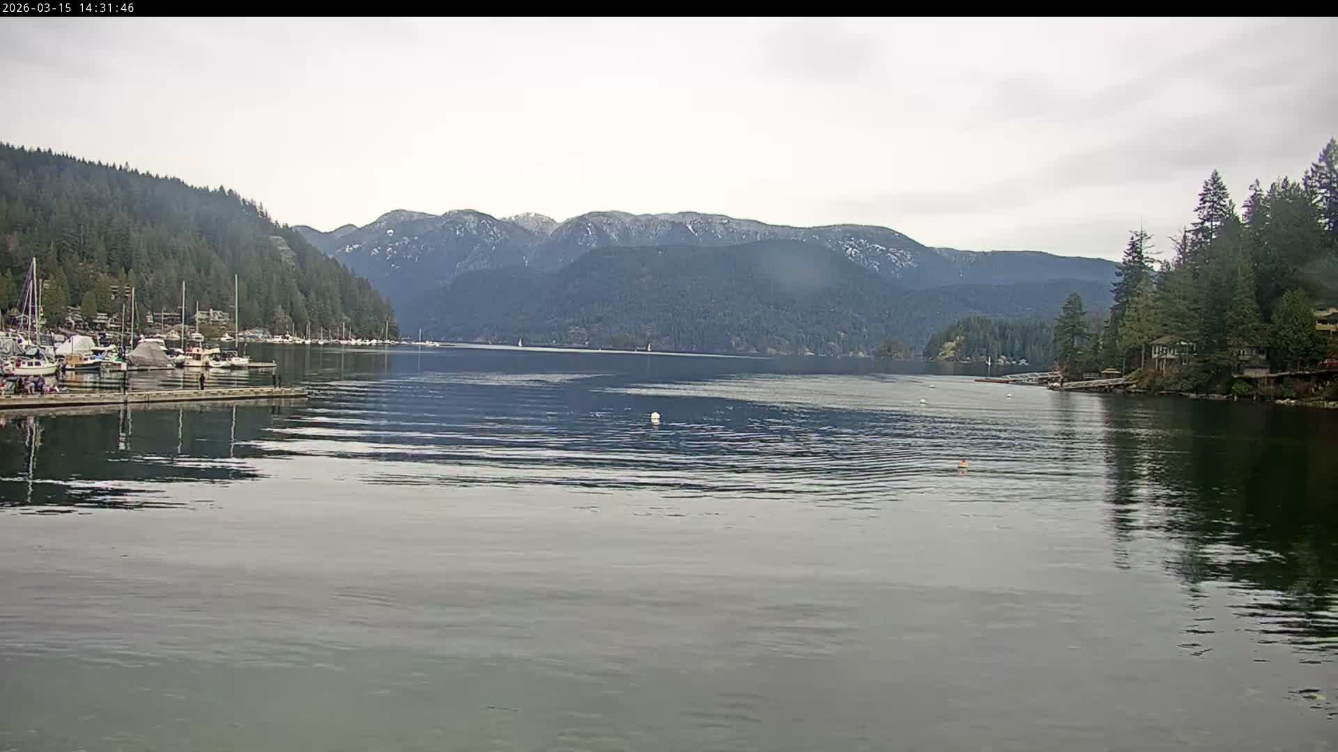 Vancouver Deep Cove Beach & Kayak Center Live Cam - Deep Cove, North Vancouver, Metro Vancouver, British Columbia, Canada