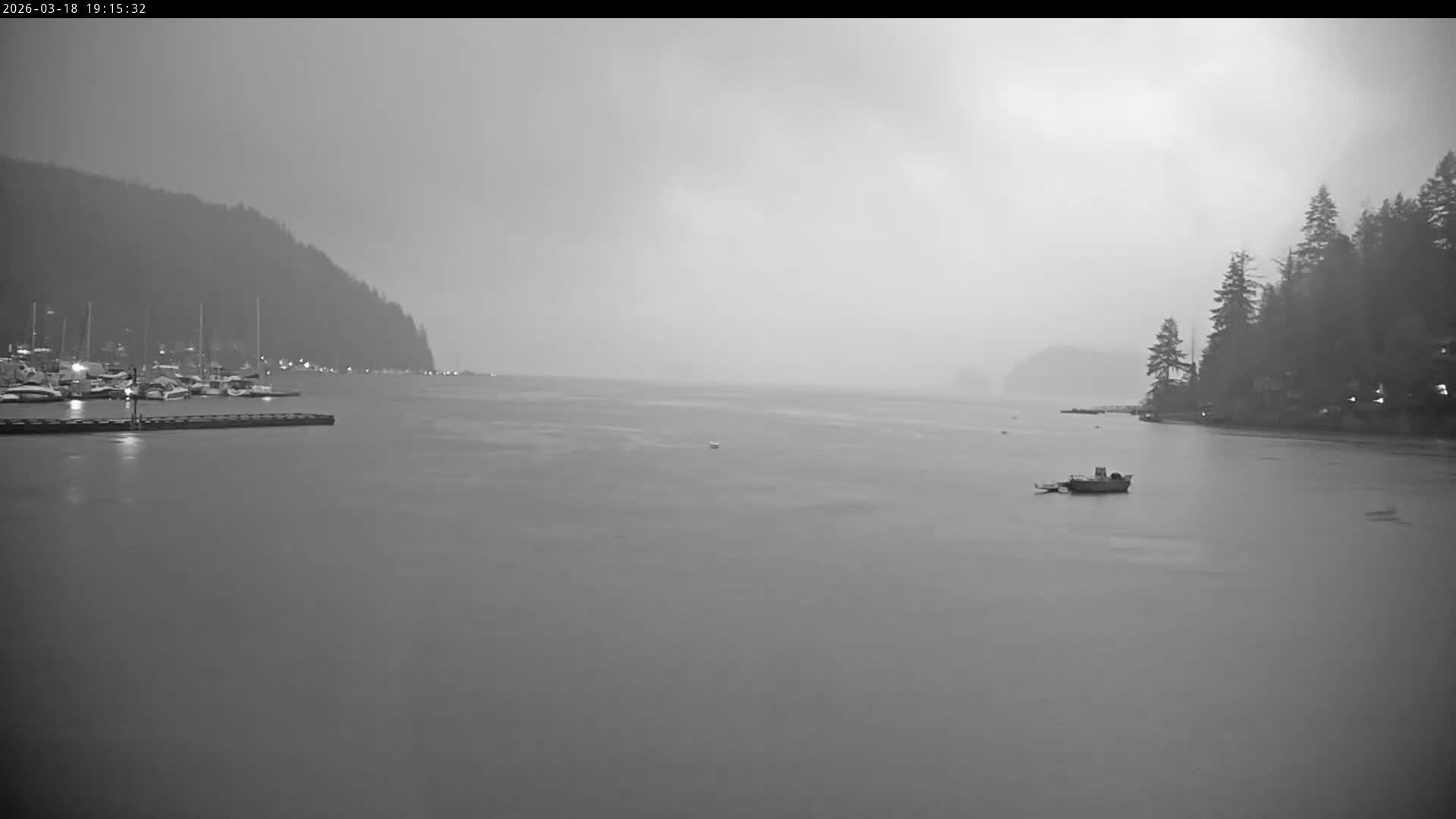 Vancouver Deep Cove Beach & Kayak Center Live Cam - Deep Cove, North Vancouver, Metro Vancouver, British Columbia, Canada
