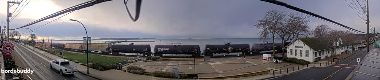 White Rock City Coast & Semiahmoo Bay , USA Mainland View  Live Cam - White Rock, Metro Vancouver, British Columbia, Canada