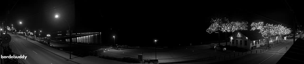 White Rock City Coast & Semiahmoo Bay , USA Mainland View  Live Cam - White Rock, Metro Vancouver, British Columbia, Canada