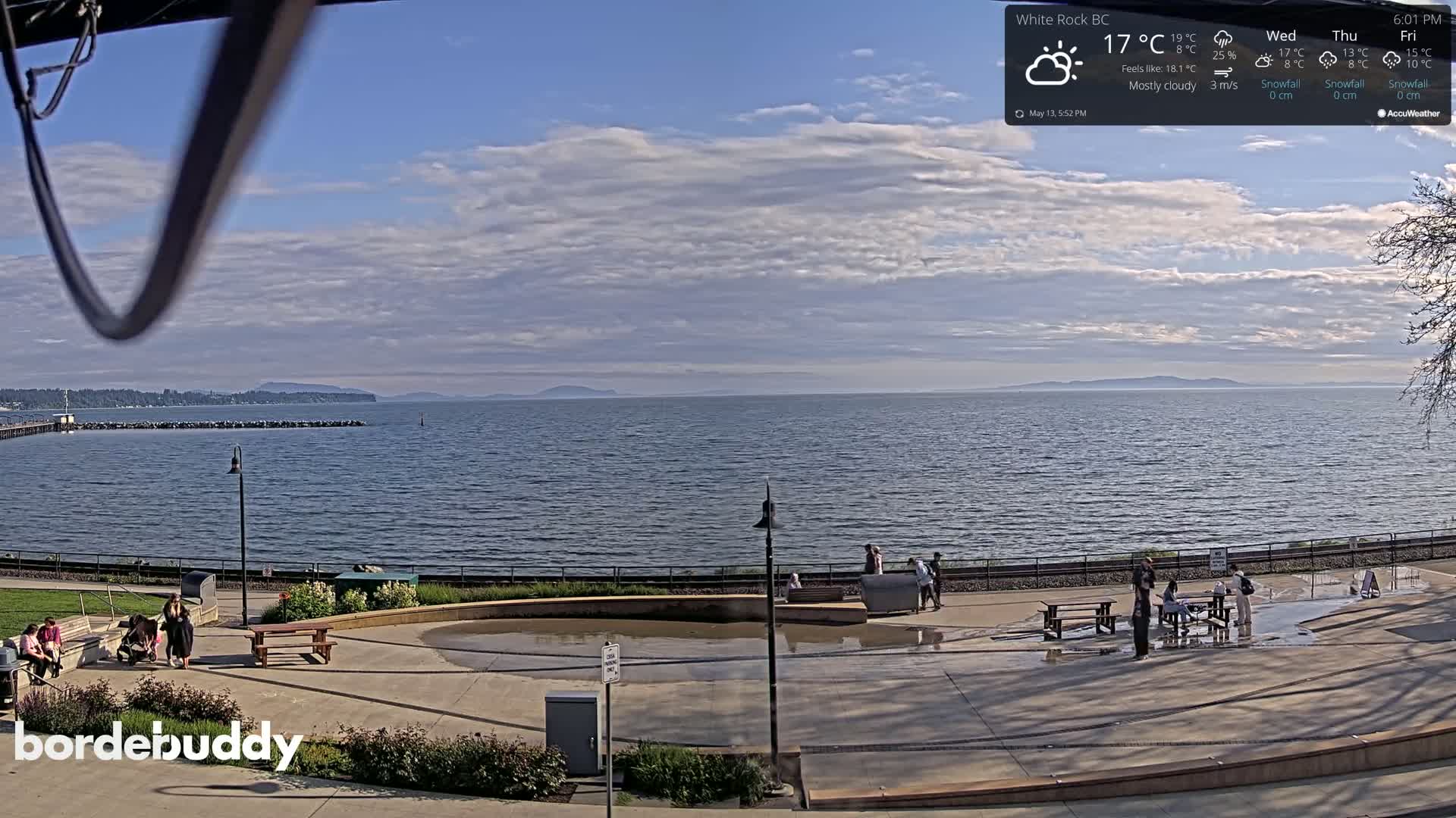 White Rock Beach & Memorial Park Live Cam - White Rock, Metro Vancouver, British Columbia, Canada